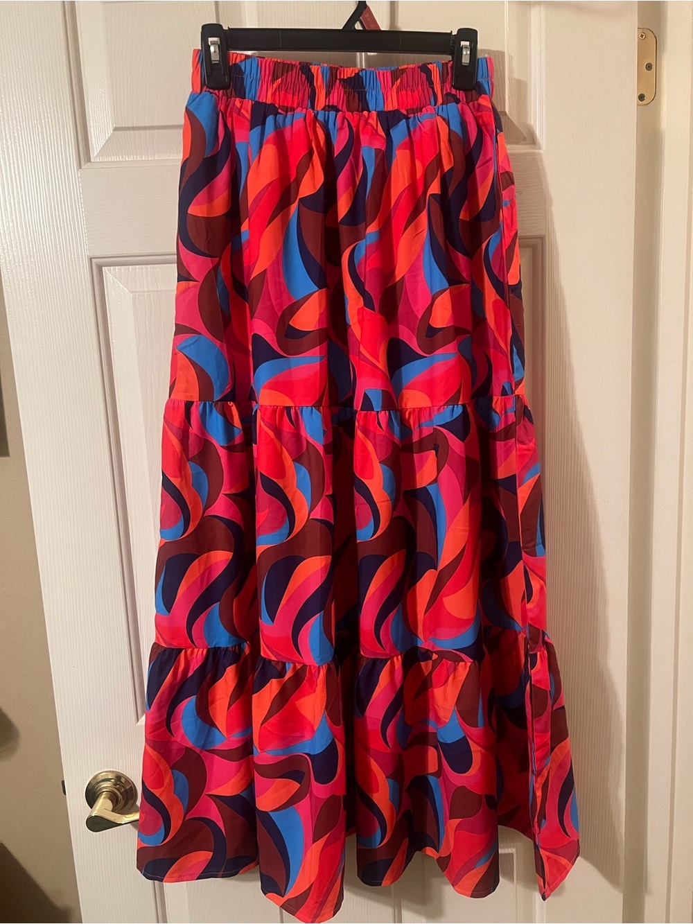 NWOT Women’s Multicolor Abstract Print Tiered Maxi Skirt with Pockets Size Small